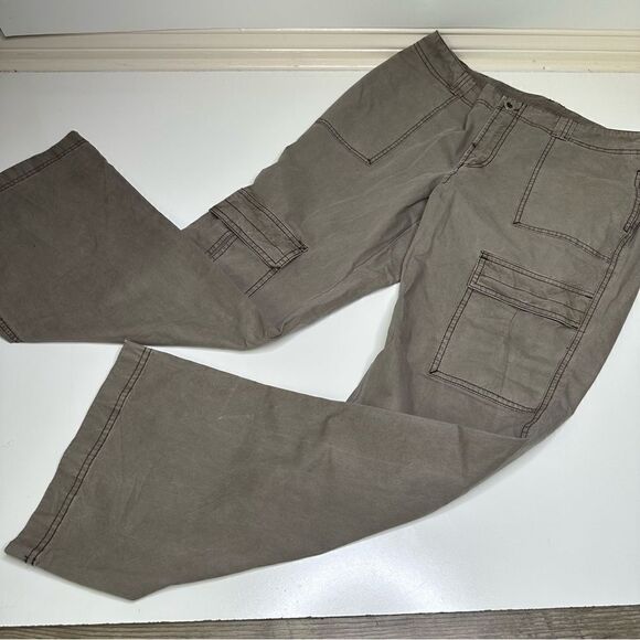 Free People Coffee Brown Cargo‎ Pants in Size 34W x 32L - Picture 7 of 10